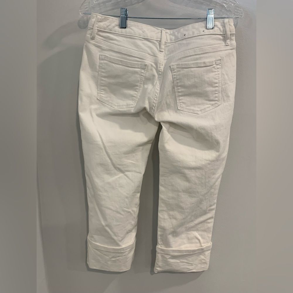 Banana Republic White Ankle Cropped Jeans with Distressed Knees - Picture 2 of 7
